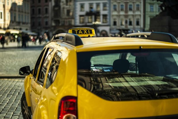 Quelles sont les alternatives au taxi à Écully ?